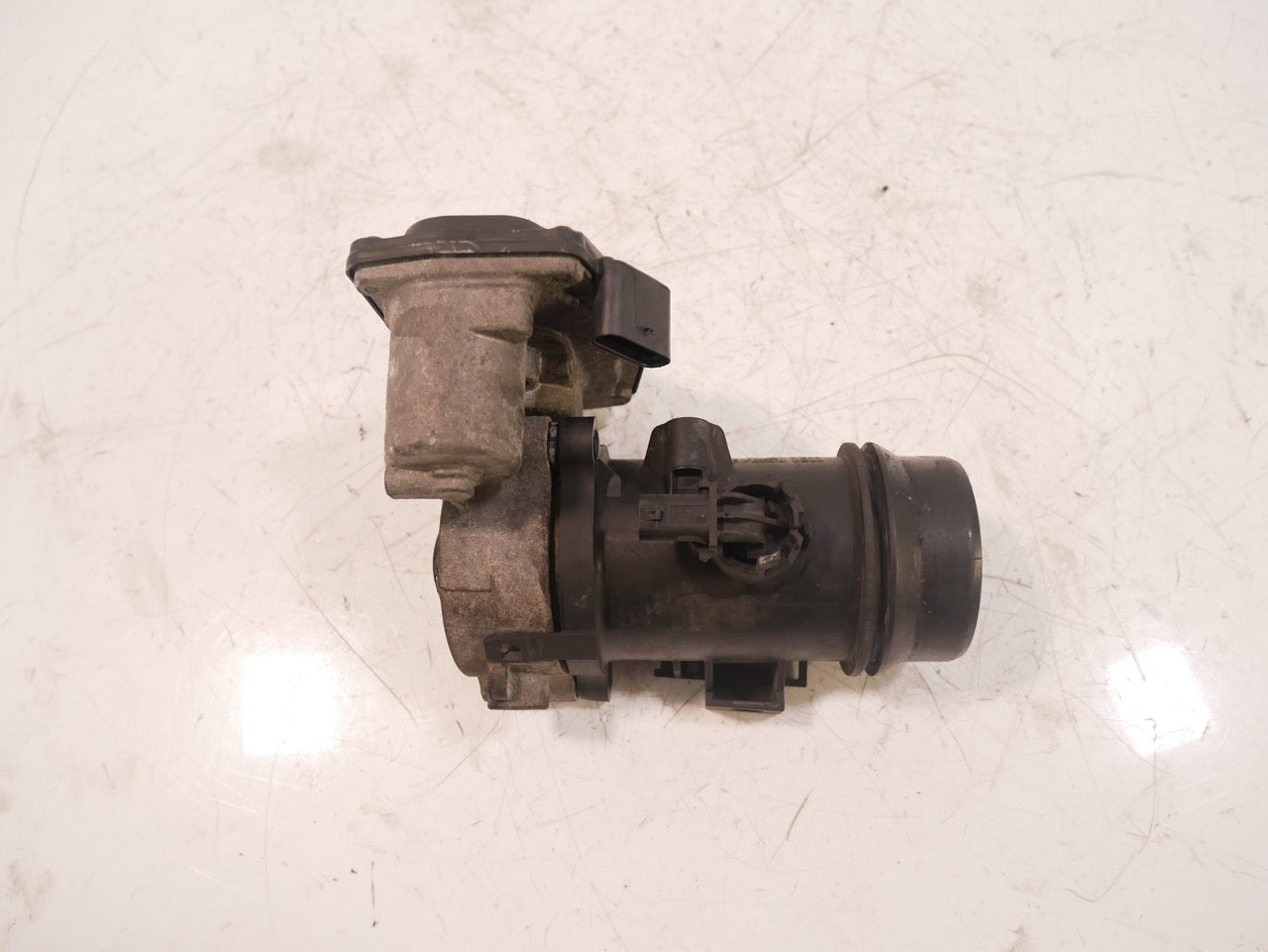 Válvula de estrangulación – BMW 2,0 316d 316 d N47D20C N47 7810752