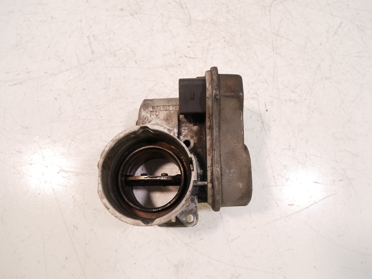 Válvula de estrangulación – Audi Seat Skoda Volkswagen 2,0 TDI BMN 03G128063B