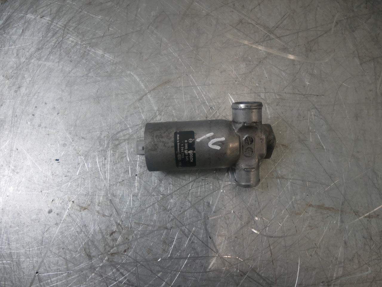 Válvula de control de ralentí – BMW X5 E53 3.0 i xDrive 306S3 M54 M54B30 1744713