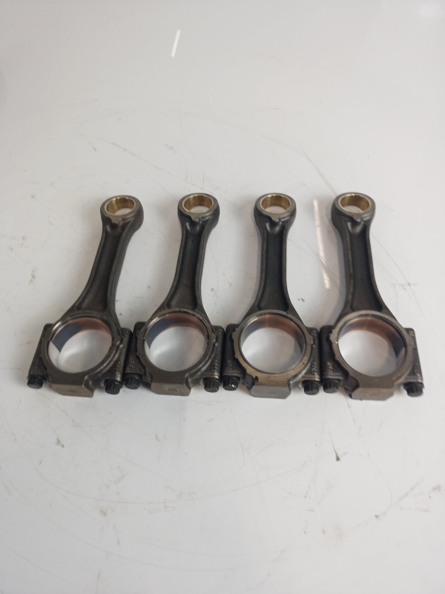 4 x bielas – Audi Seat Skoda Volkswagen A3 Octavia Golf Touran 1,9 TDI BXE 038105401j