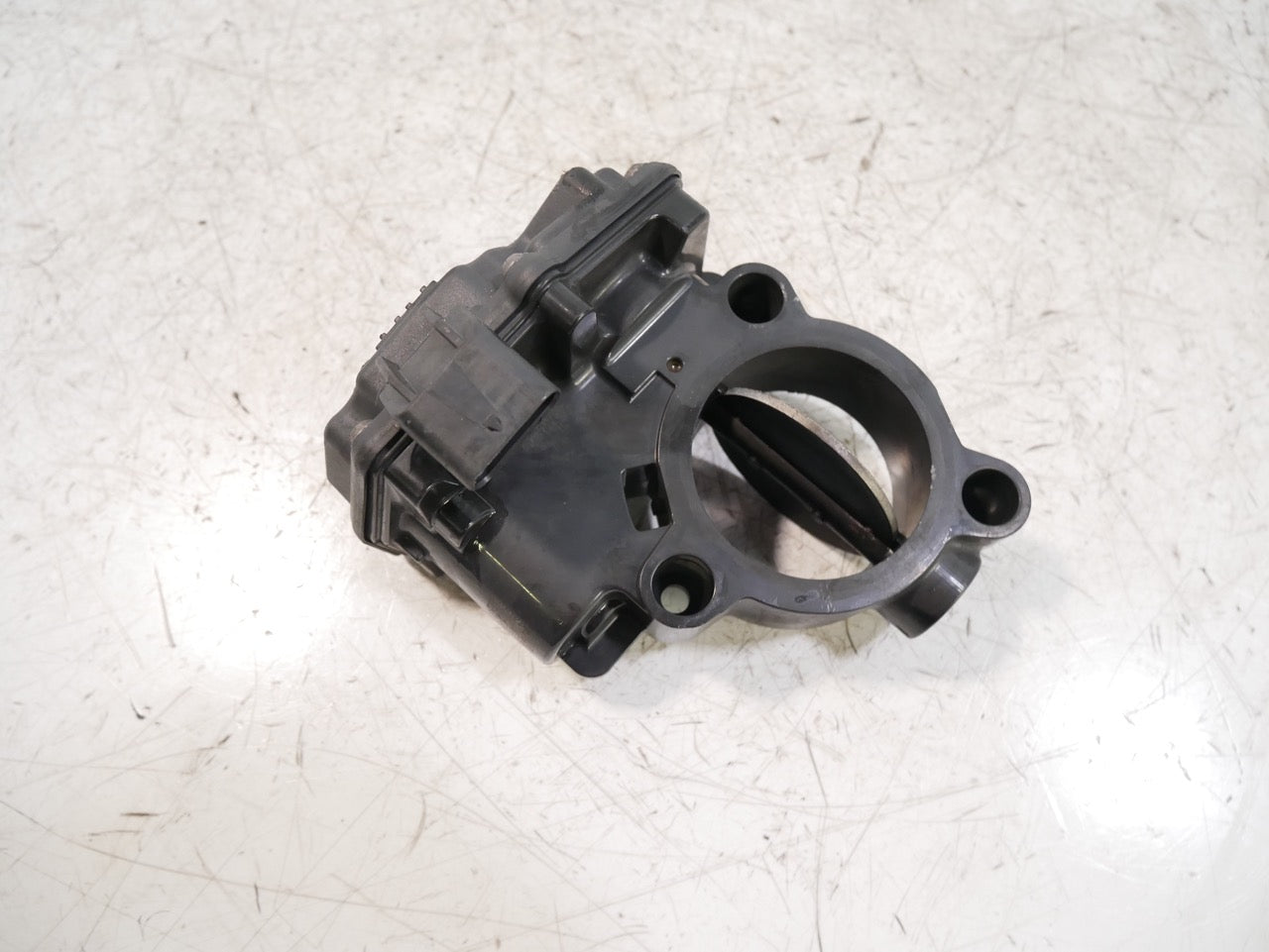 Válvula de estrangulación – BMW 2,0 118 d B47D20A B47 8512452