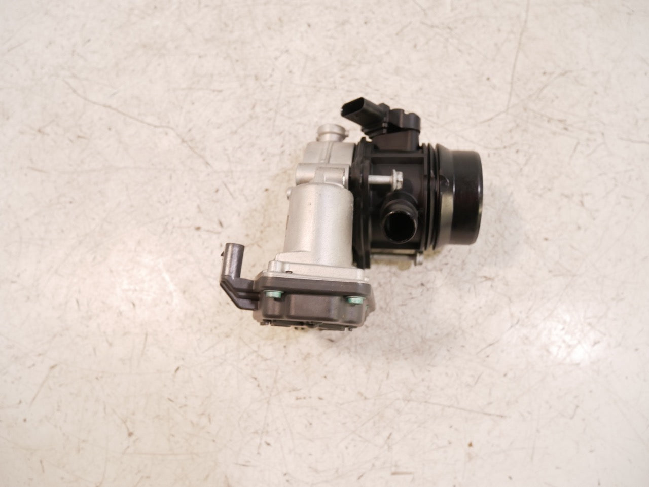 Válvula de estrangulación – BMW 1,5 sDrive 18i B38A15A B38 7618838