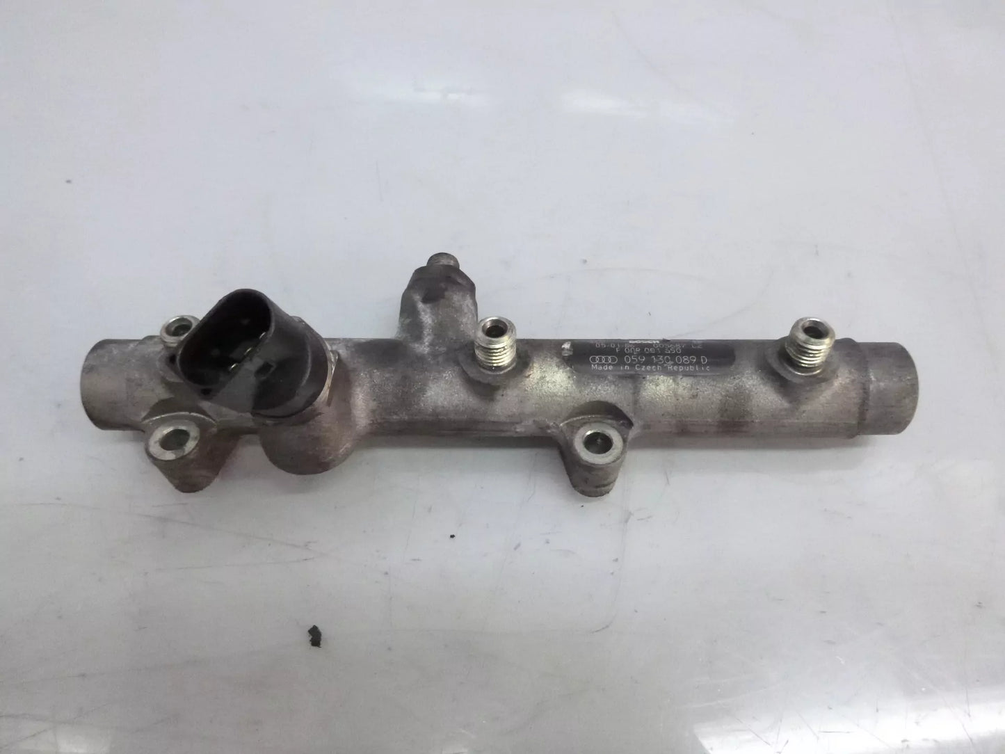 Rampa inyectora Audi A4 B7 3,0 TDI BKN 059130089D L0296150 DE296150