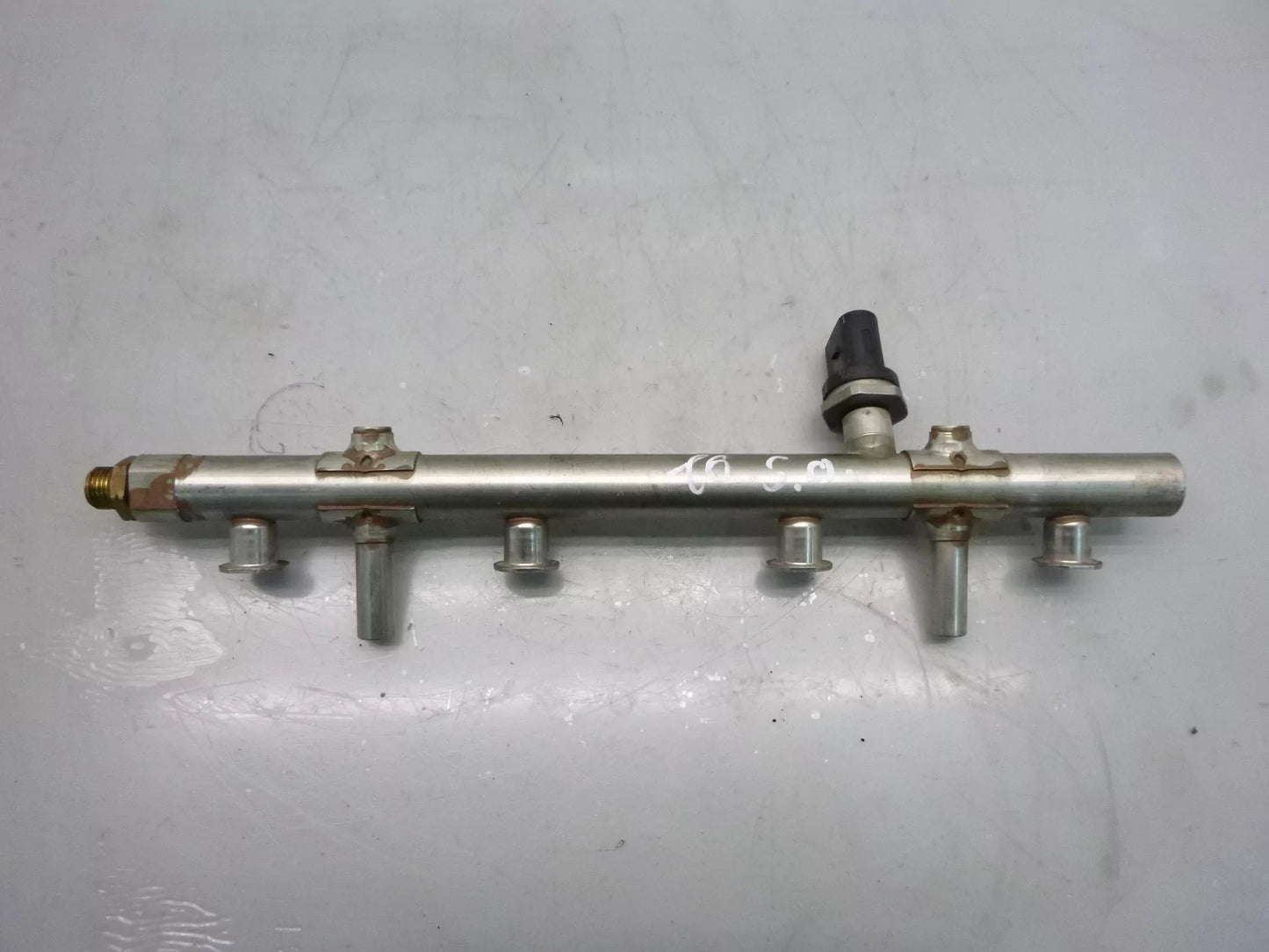 Rampa de inyección Audi Volkswagen Skoda Tiguan 2,0 TSI CHH CHHA 06K133317G DE300201