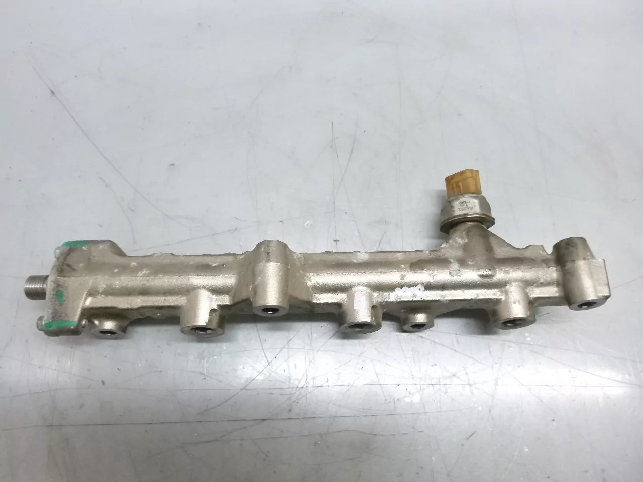 Rampa de inyección Nissan Micra IV Note 1,2 DIG-S HR12DDR