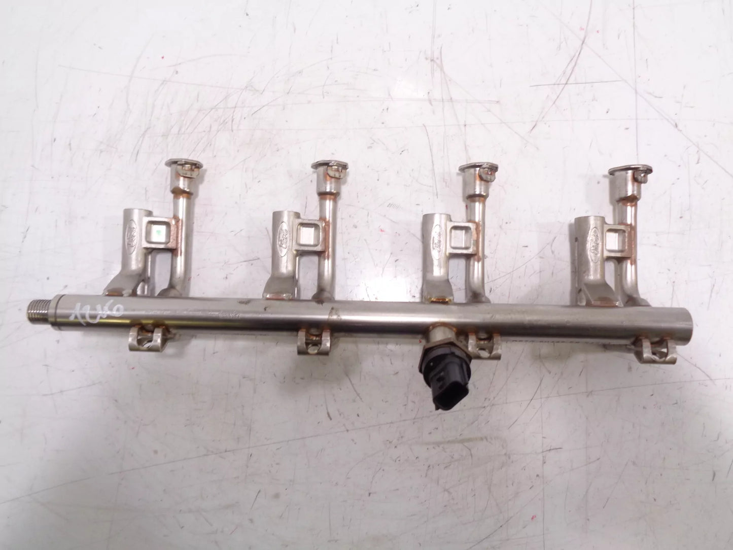 Inyector de combustible Ford Kuga II DM2 1,5 EcoBoost 4x4 M9MD M9MA DS7G-9H487-EB