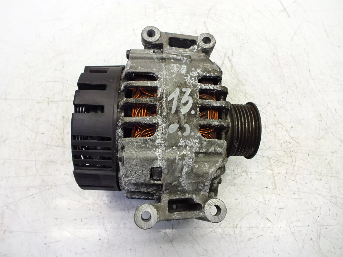 Alternador Audi A4 8E B7 2,0 TFSI gasolina BUL 06D903016A