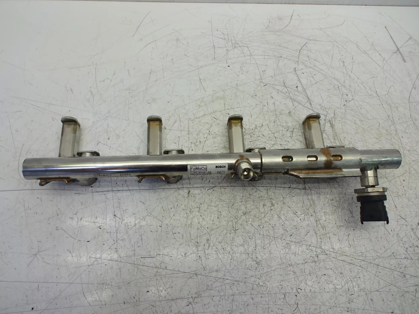 Rampa de inyección Ford Fiesta VI 6 CB 1,6 ST gasolina JTJA CJ5G-9H487-BB