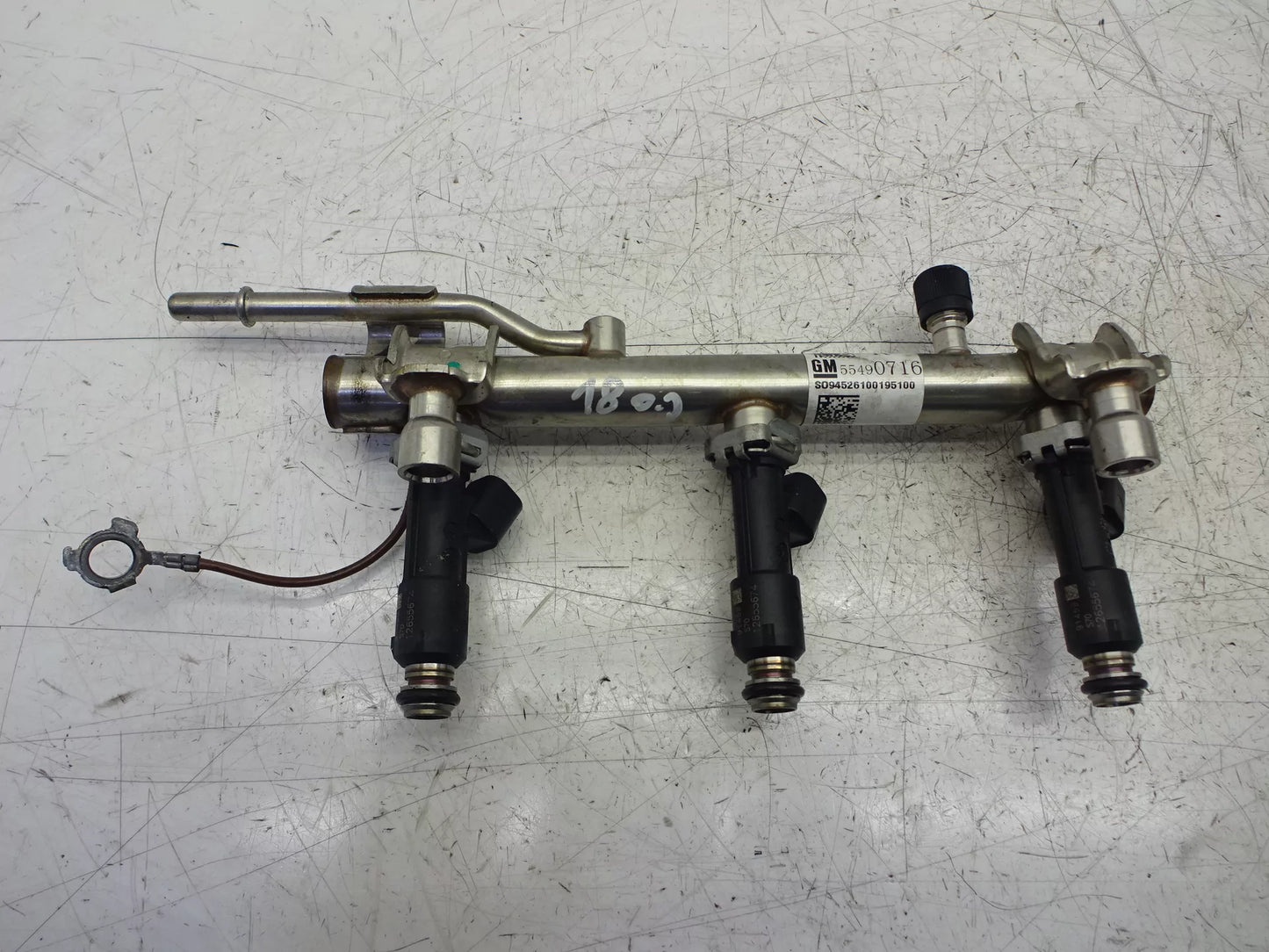 Rampa de inyección Opel Karl C16 1,0 gasolina B10XE 55490716