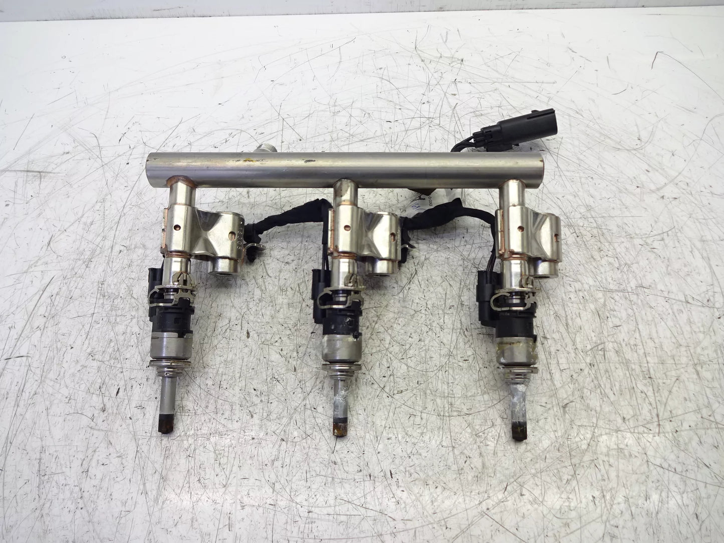 Rampa de inyección Ford Focus IV 1,5 EcoBoost YZDA HX7G-9D280-AA HX7G-9F797-BA