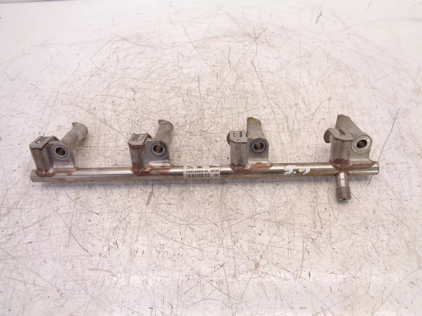 Rail de inyectores Jaguar Land Rover 5.0 gasolina V8 508cv AJ133 DW93-9G802-AA