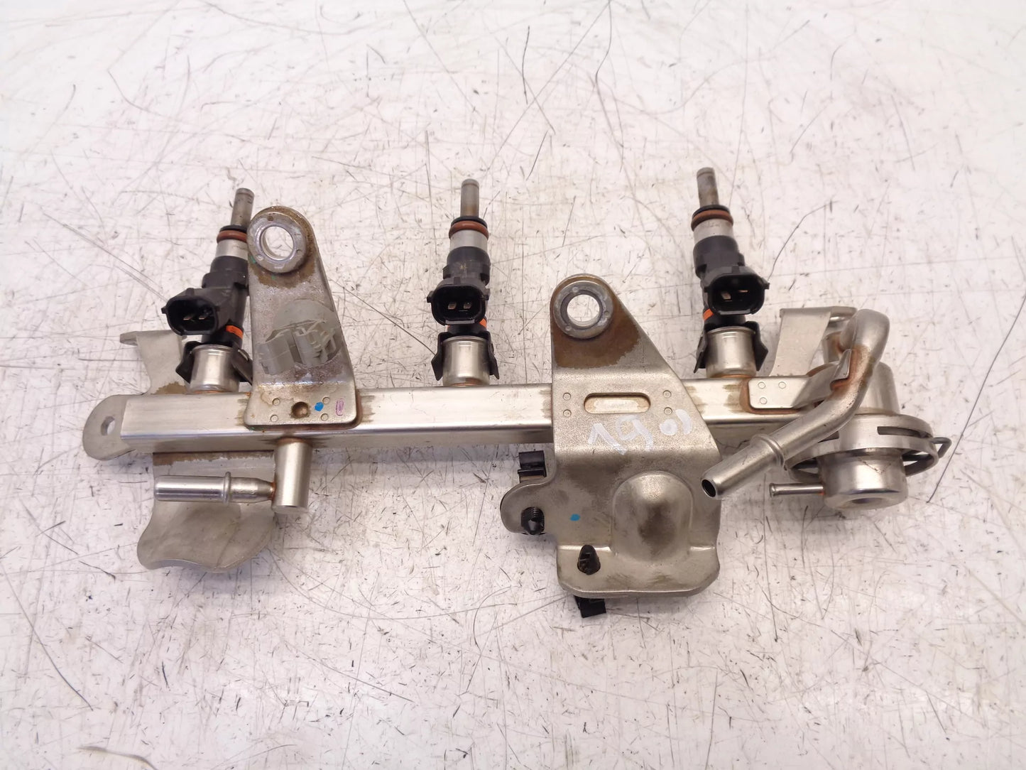 Rampa de inyección Nissan Juke F15 1,2 DIG-T gasolina HRA2 HRA2DDT 175201470R