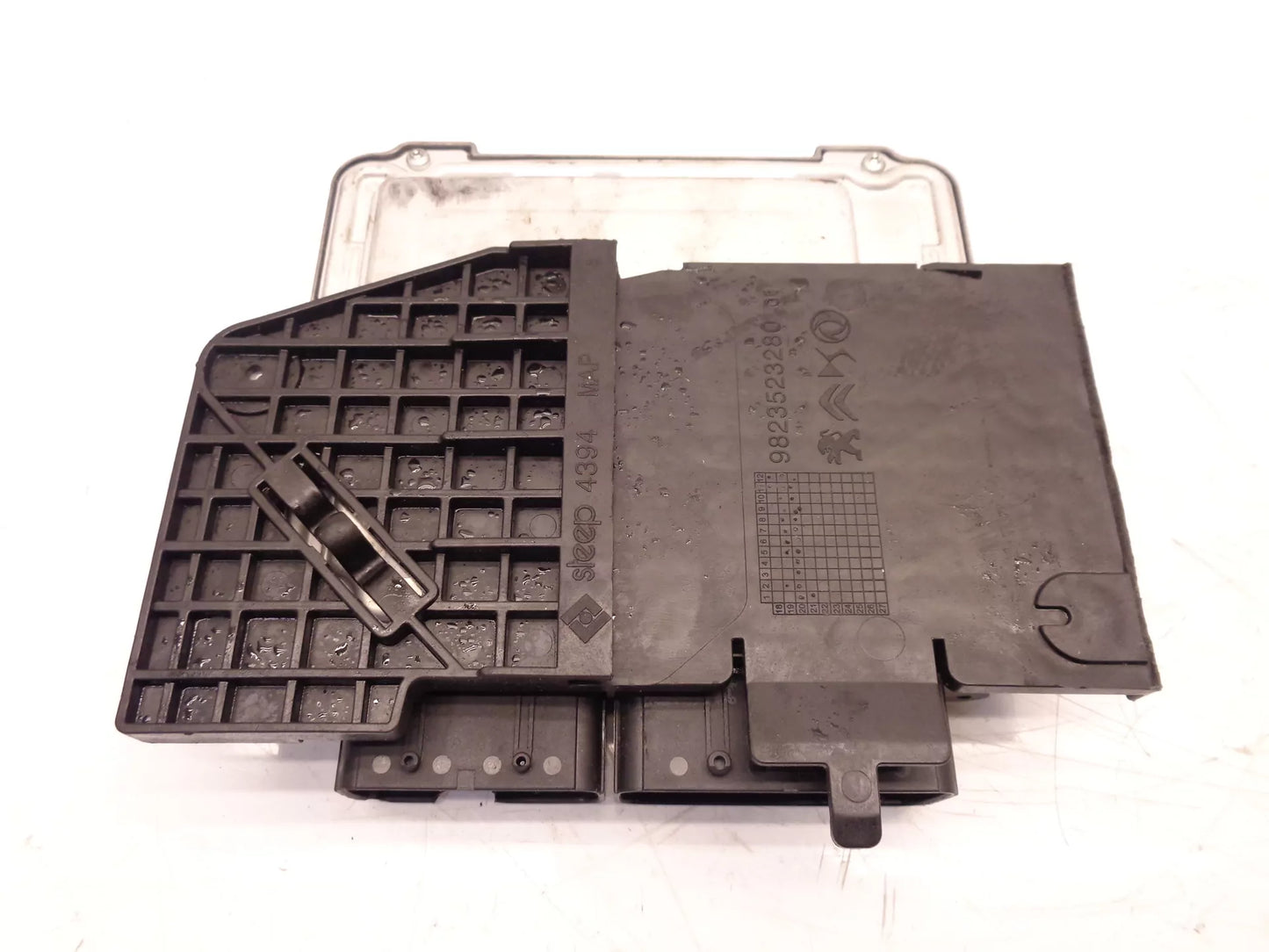 Centralita Peugeot 1,2 PureTech 100 HNK EB2ADT HN05 9841215880