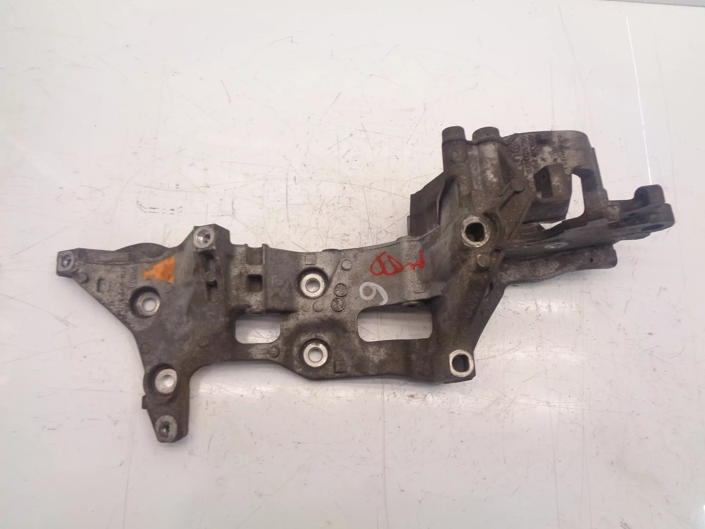 Halter Soporte Audi A4 A5 2,0 TDI DEUA DEU 04L903143B