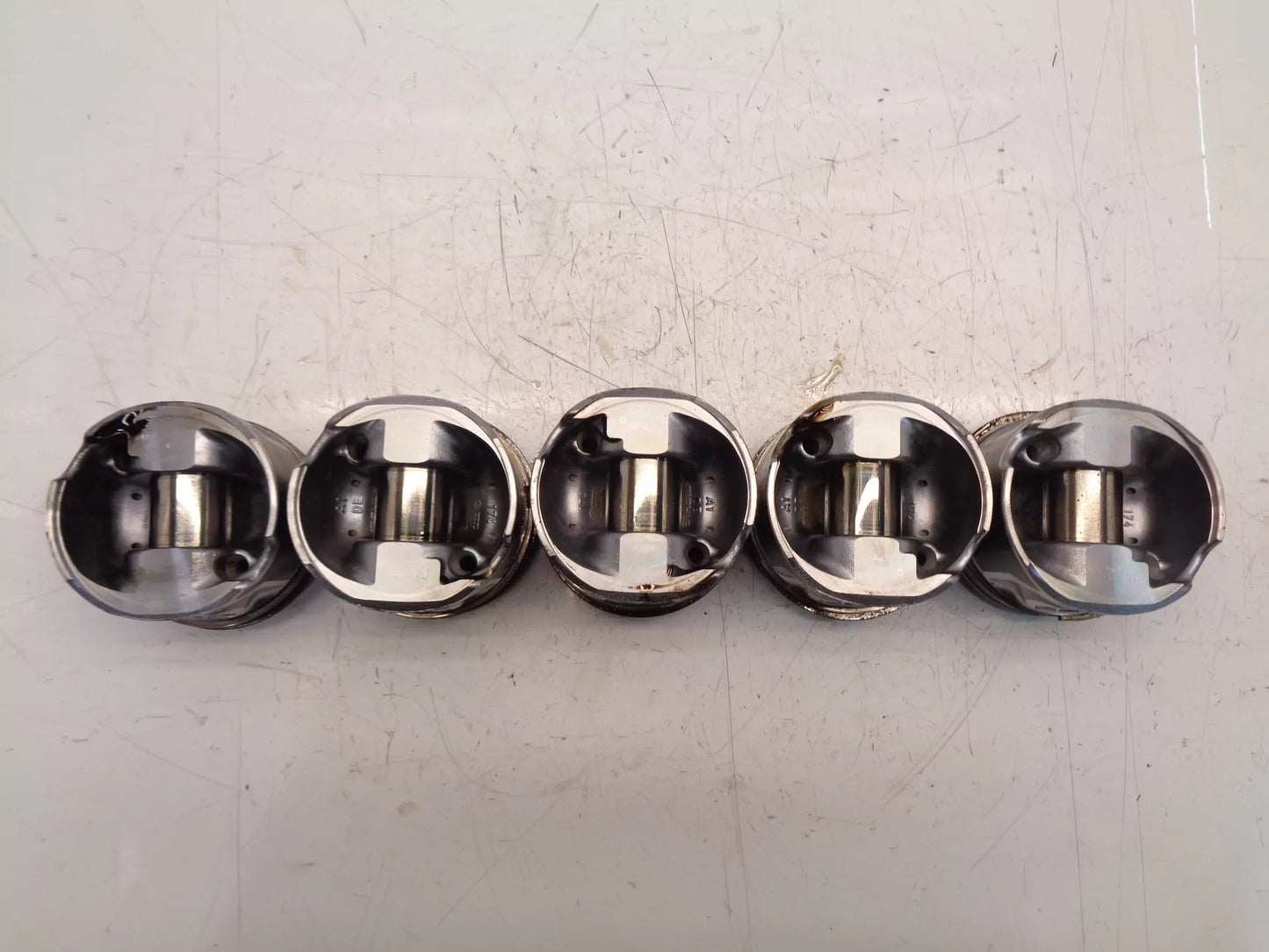 Pistón Volkswagen Volkswagen Touareg 7LA 3,0 V6 TDI Diesel BKS 83L57 5 unidades