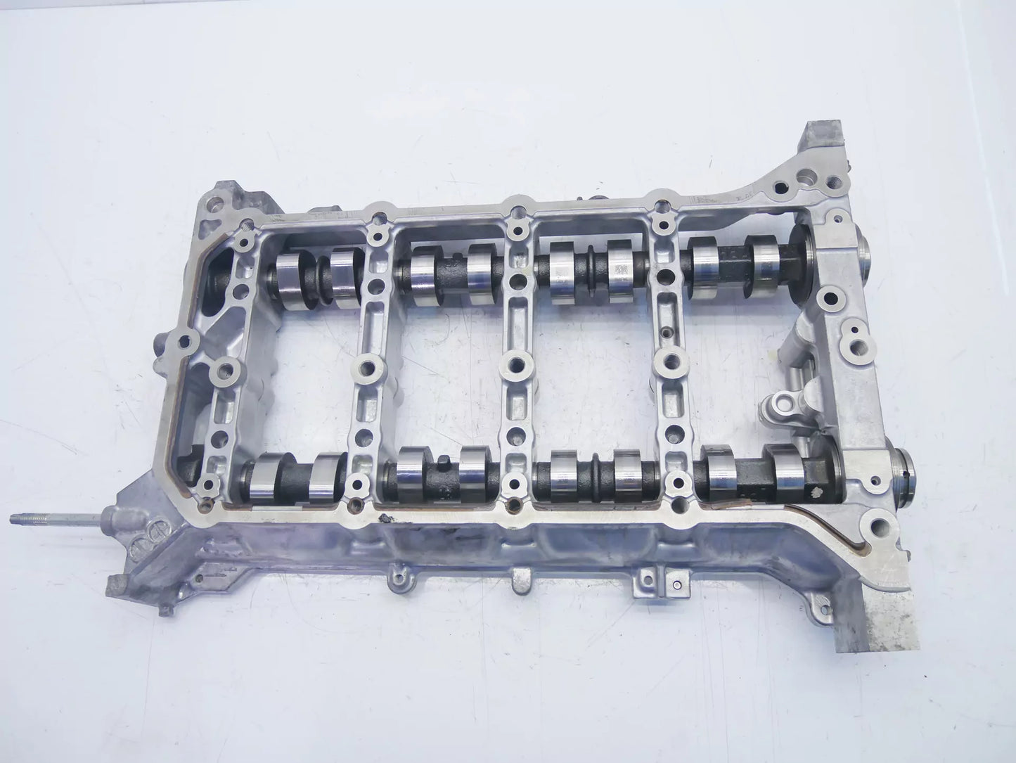 Carcasa del árbol de levas Toyota Auris E18 1.8 Hybrid 2ZR-FXE 2ZR
