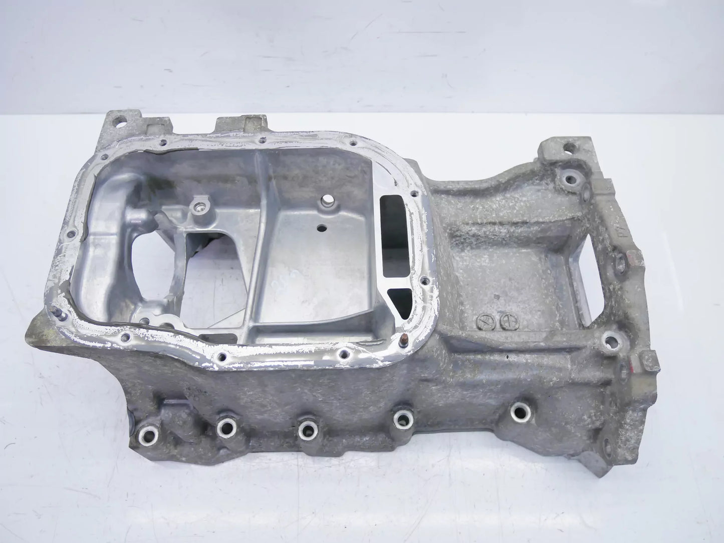 La Parte Superior Del Cárter De Aceite Toyota 1,8 Hybrid 2ZR-FXE 2ZR
