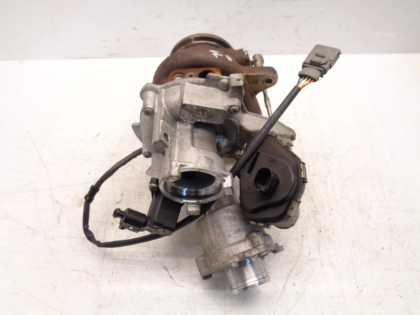 Turbocompresor Volkswagen Passat B8 2.0 TFSI gasolina DRFA DRF 06K145654J