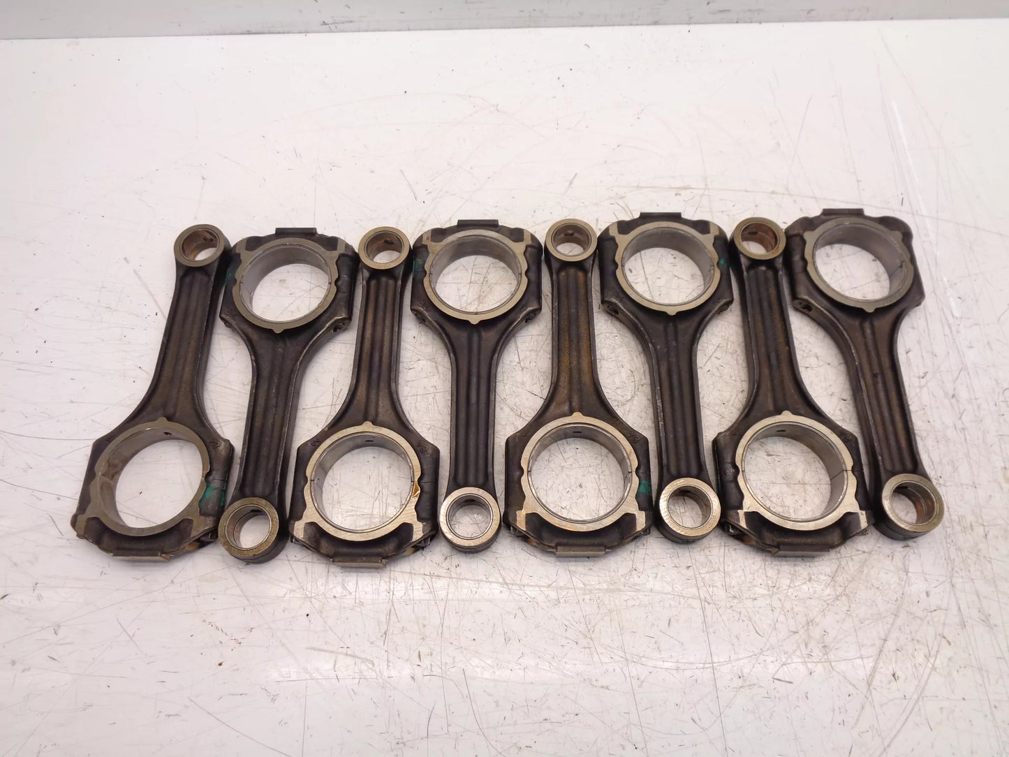biela biela Mercedes-Benz CLS C219 W211 S211 5.0 500 113.967 8 unidades