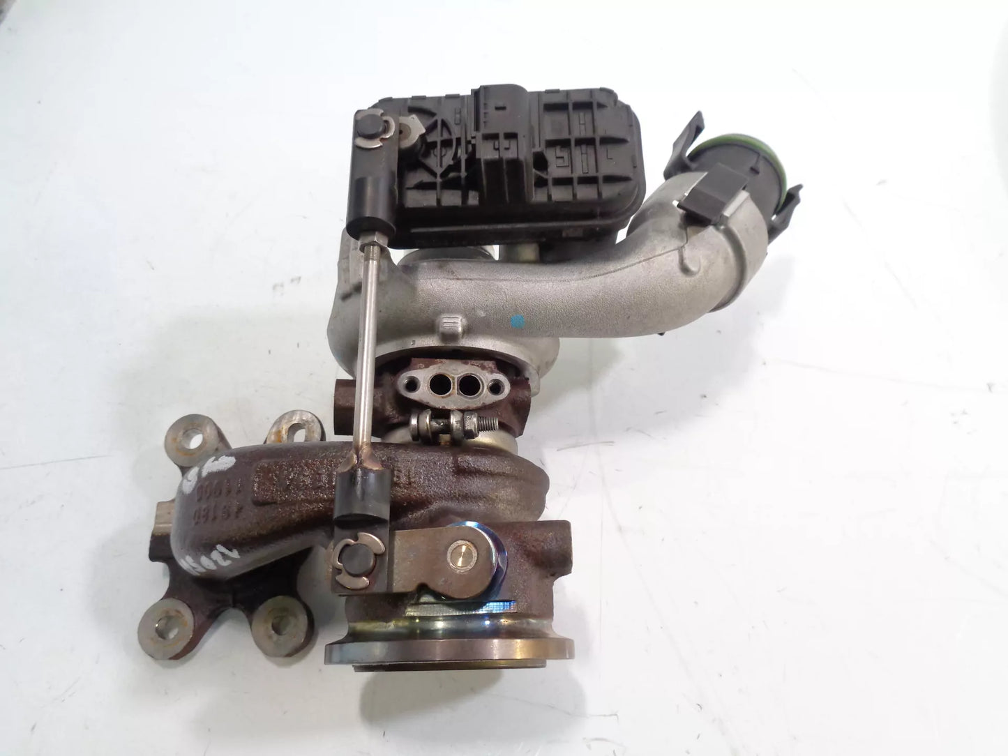 Turbocompresor Volkswagen Volkswagen Passat B8 1.4 GTE Hybrid DGEB DGE 04E145715M