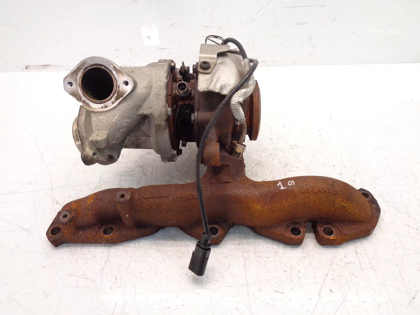 Turbocompresor Volkswagen Audi Tiguan Scirocco CC Q3 2.0 TDI CUWA CUW 04L253010E
