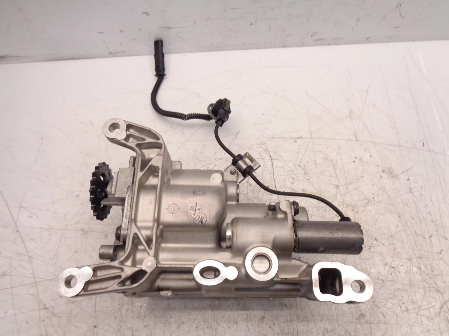 Bomba de aceite Peugeot 1,6 Hybrid 5GQ EP6FADTXHPD V764737680