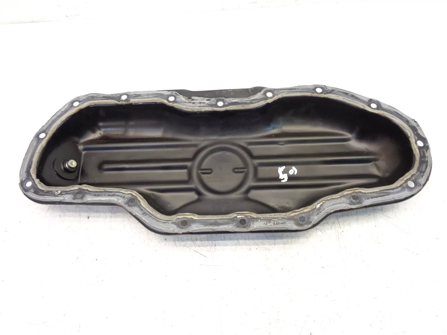 La Parte Inferior Del Cárter De Aceite Lexus 2,5 4GR-FSE 4GR