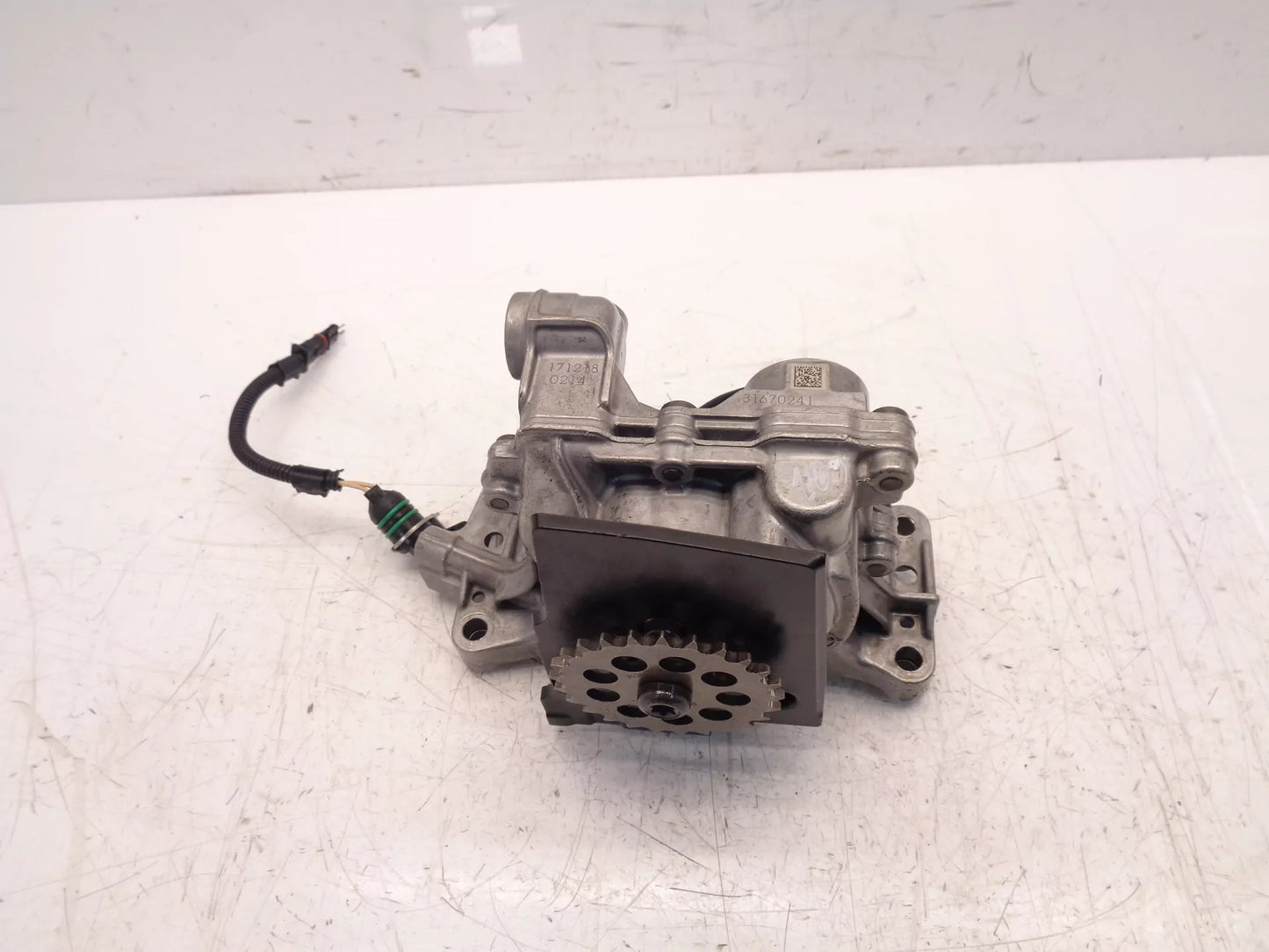 Bomba de aceite Volvo 2,0 D3 D4204T9 31670241
