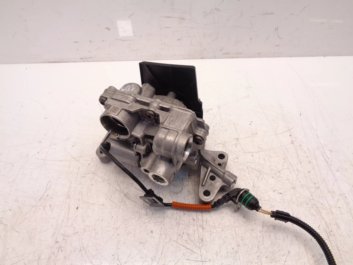 Bomba de aceite Volvo 2,0 D3 D4204T9 31670241