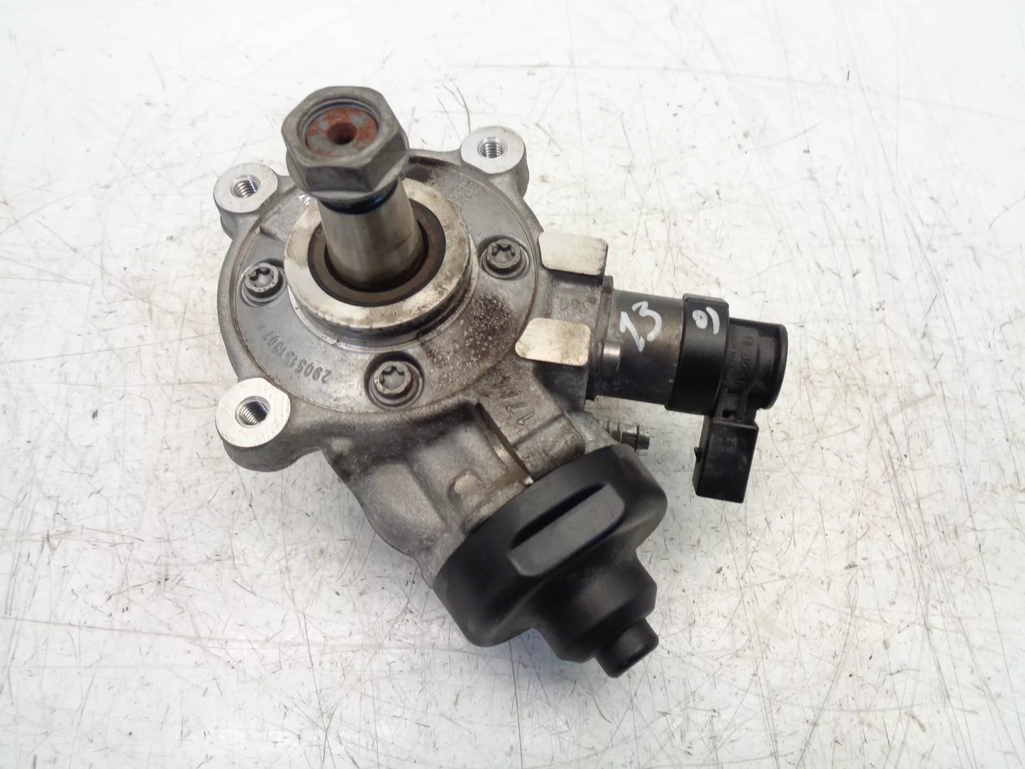 Bomba de alta presión Audi A4 A5 Q5 2.0 TDI DETA DET 0445010538 04L130755E