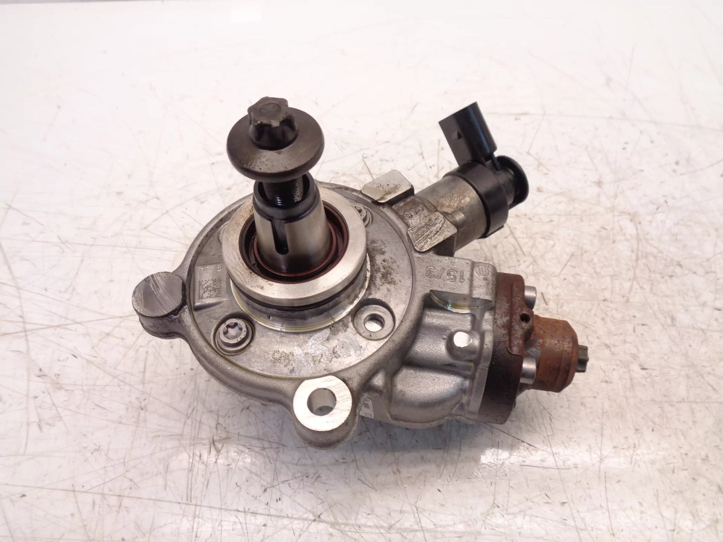 Bomba de alta presión Mercedes-Benz 2.0 d OM654.920 0445010796 A6540704601