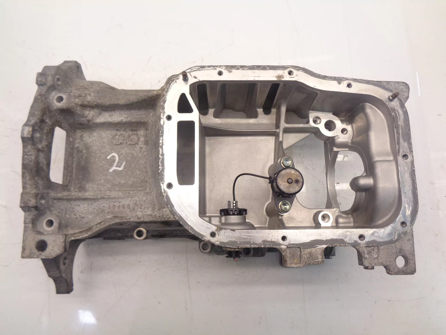 La Parte Superior Del Cárter De Aceite Toyota 1,8 Hybrid 2ZR-FXE 2ZR 10460