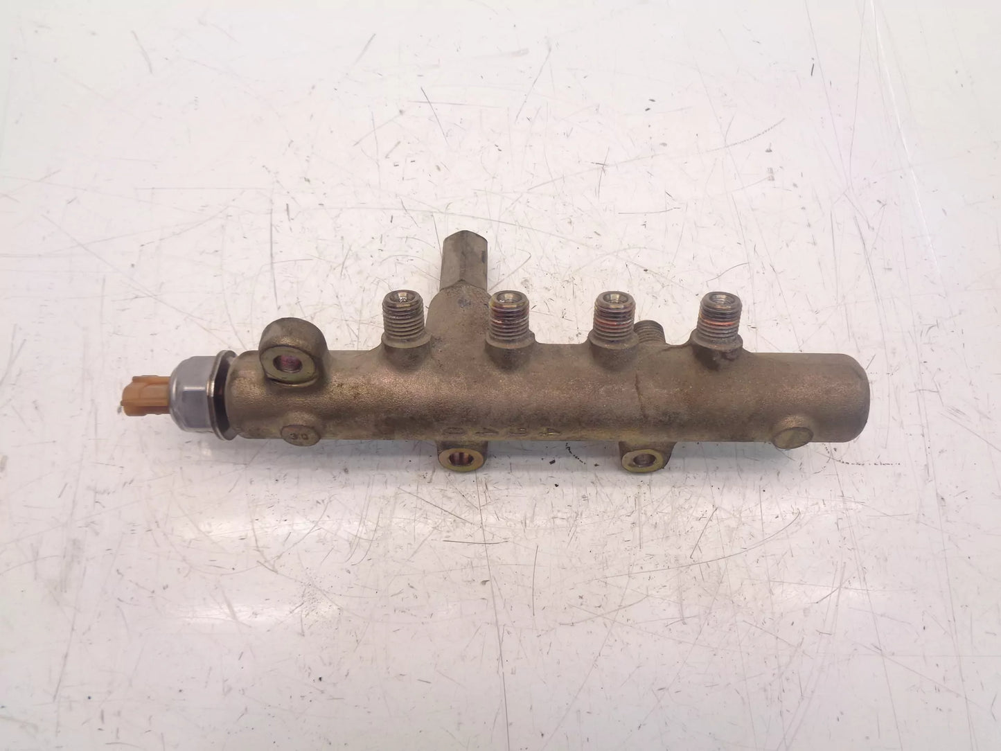 Rampa inyectora Isuzu 2,5 CRDI Diesel 4JK-1E5-TC 4JK1-TC A5600 2140 06680201