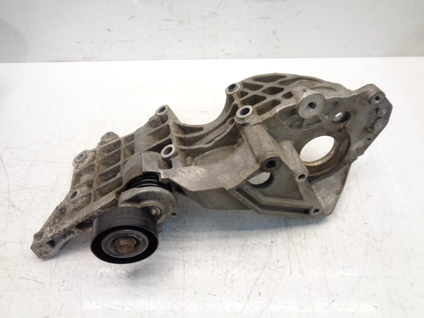 Soporte Audi Seat Skoda Volkswagen 1,6 TDI CAYC CAY 03L903143Q