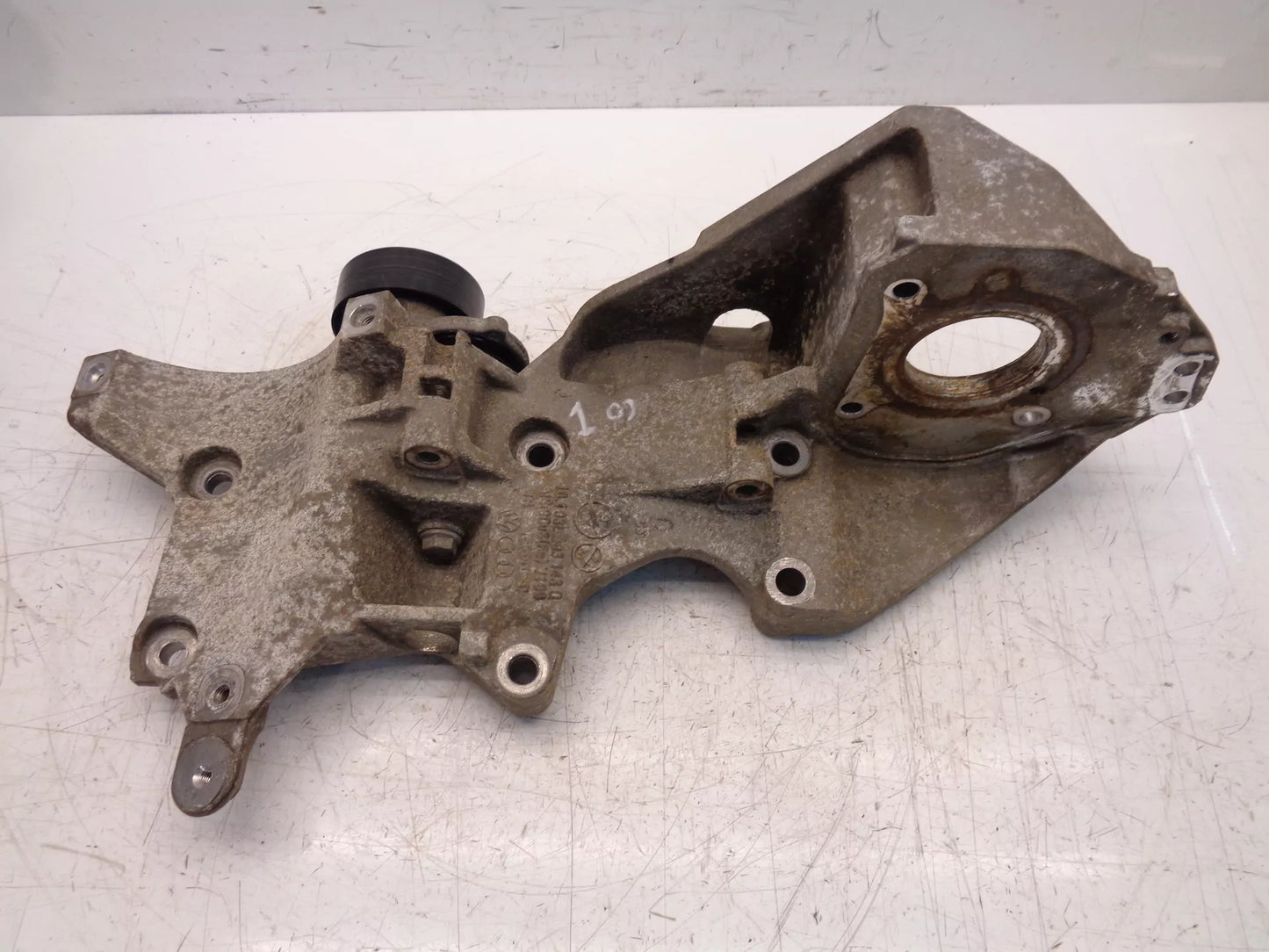 Soporte Audi Seat Skoda Volkswagen 1,6 TDI CAYC CAY 03L903143Q