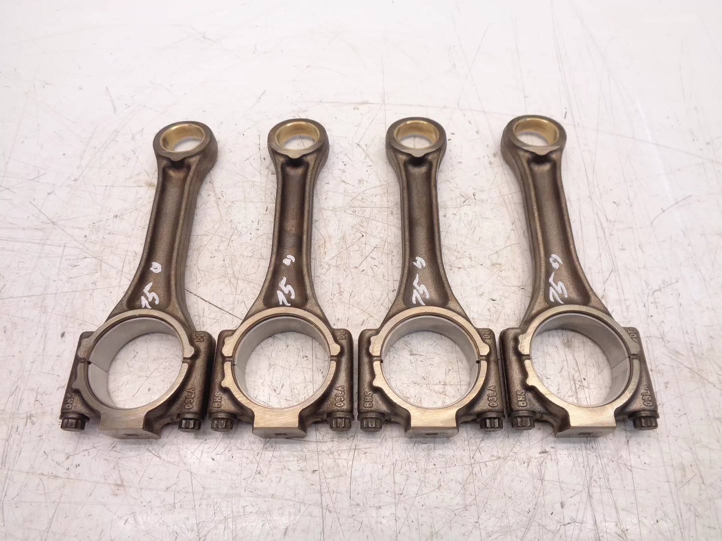 biela Audi Seat Skoda Volkswagen A3 Golf Leon 1,6 TDI CAYC CAY 03LA 4 unidades
