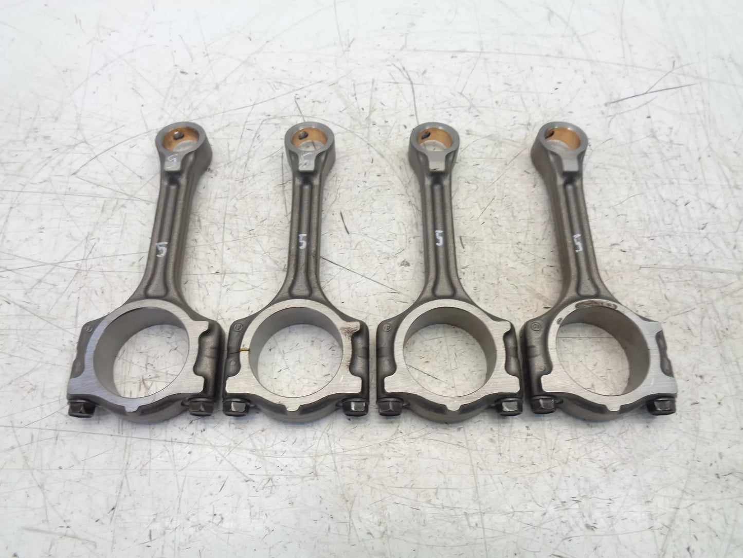 biela Dacia Renault Duster Megane Clio 1,3 TCe H5H470 26439 4 unidades