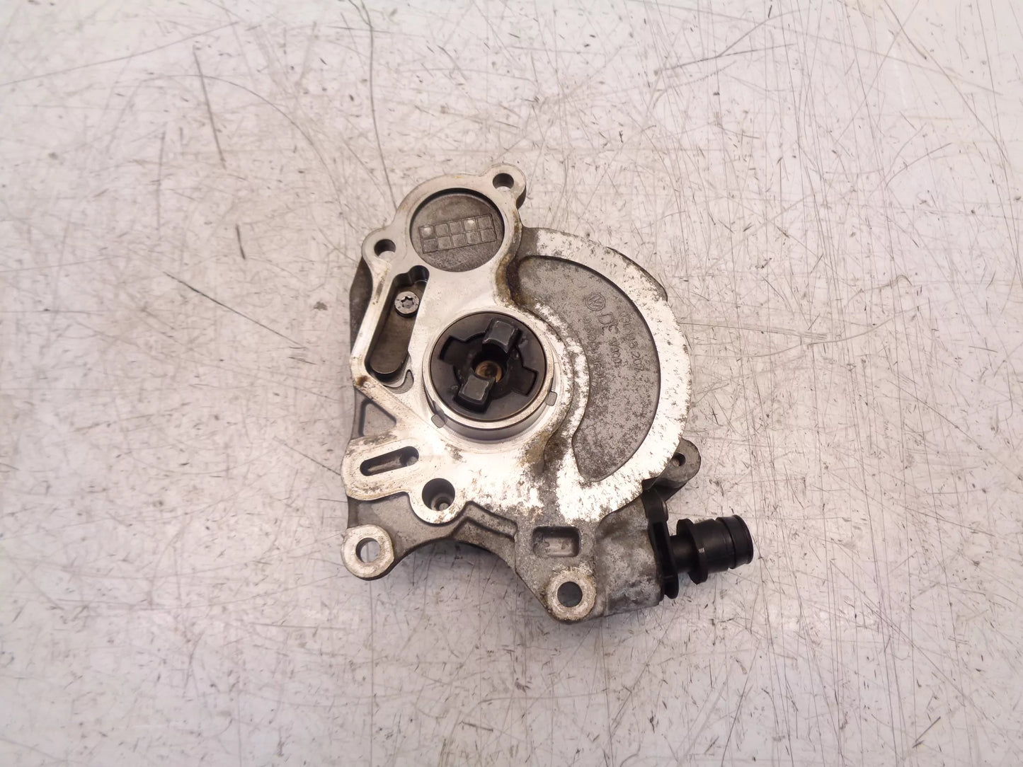 Bomba de vacío Volkswagen Volkswagen 1,6 TDI Diesel CAYC CAY 03L100J 03L145207