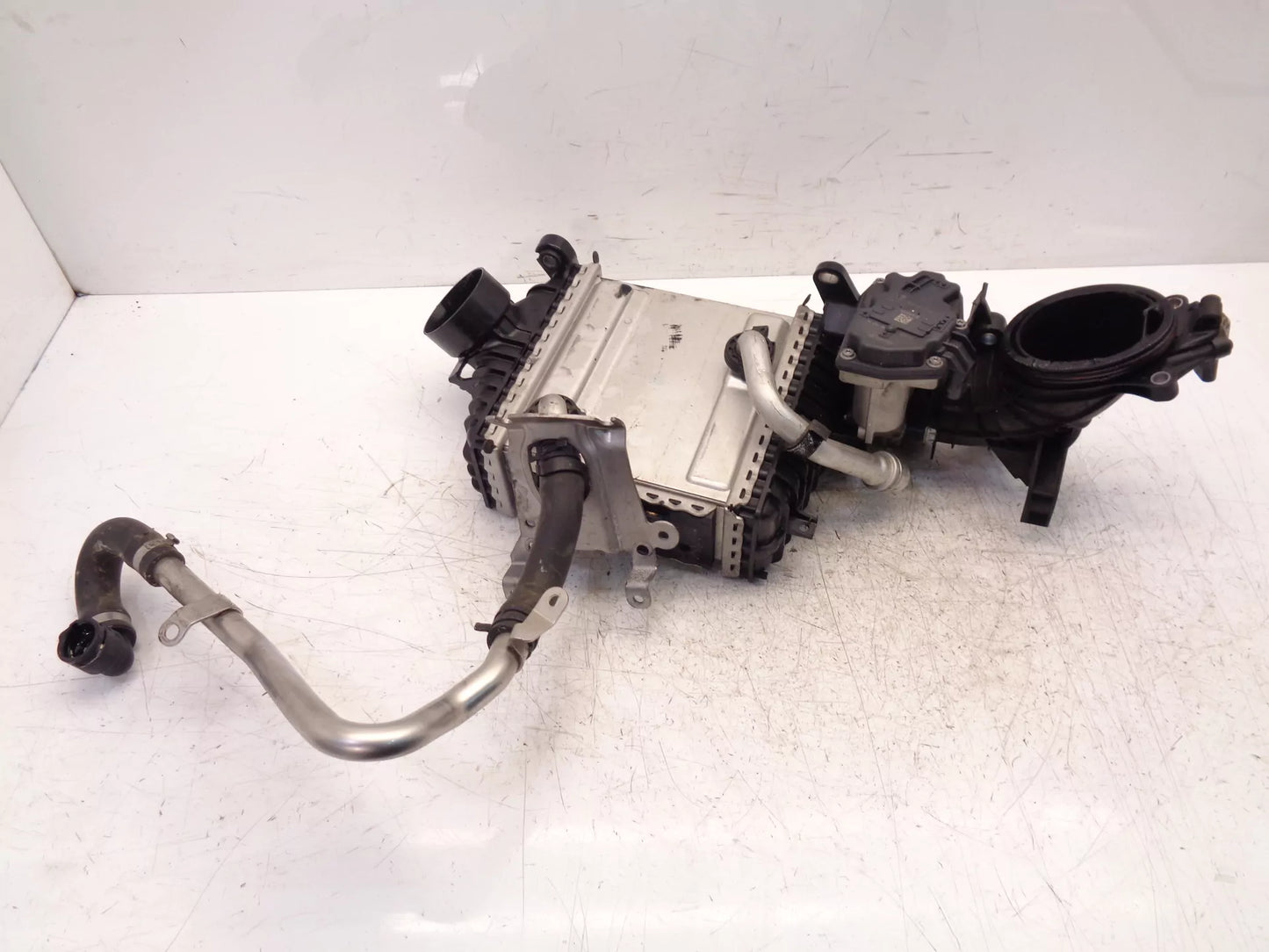 Caja del filtro de aire Mercedes-Benz 2,0 D OM654.920 654.920 A6540103403
