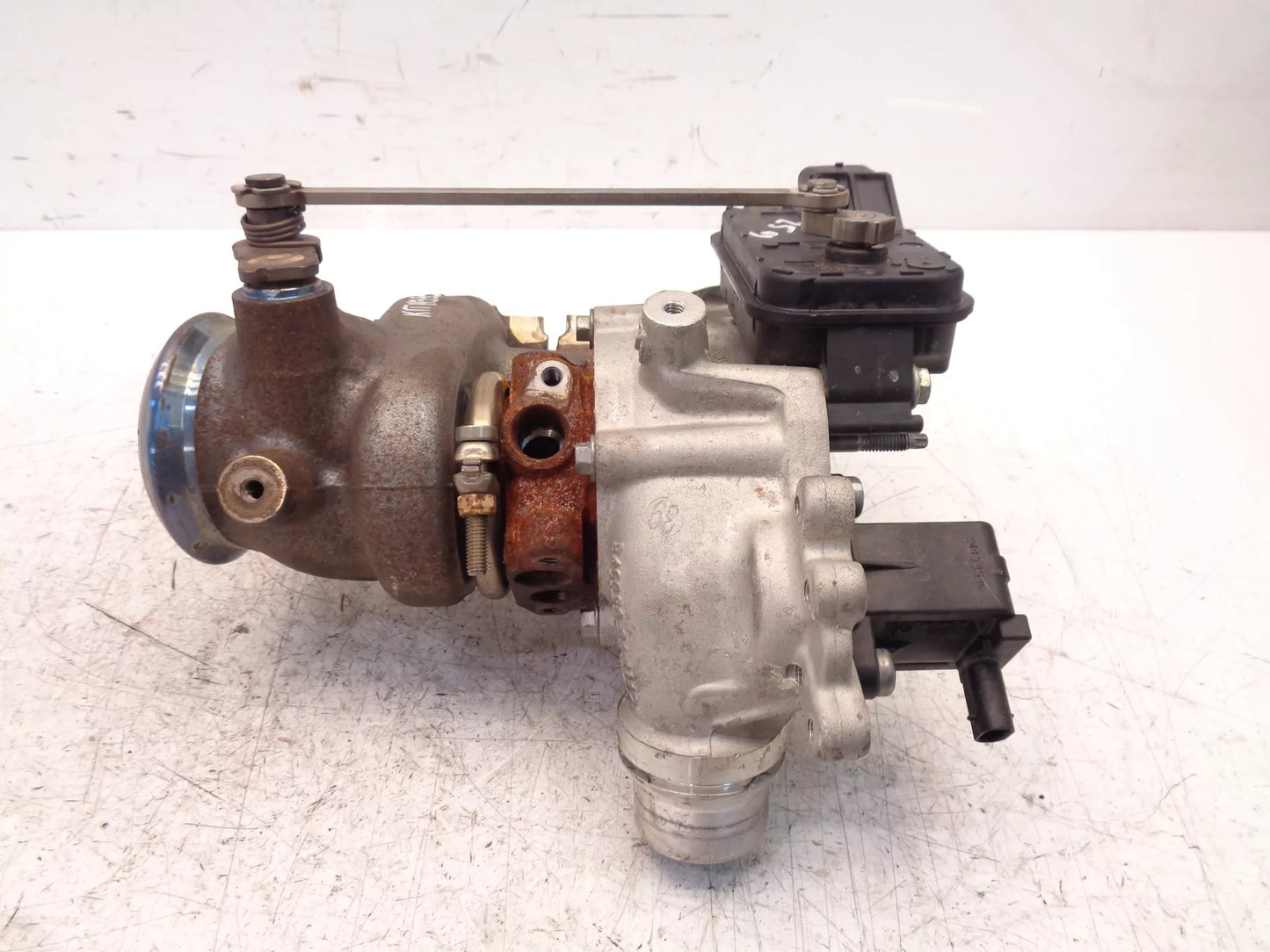 Turbocompresor Nissan Qashqai J11 SUV 1.3 DIG-T HR13DDT A2820900280