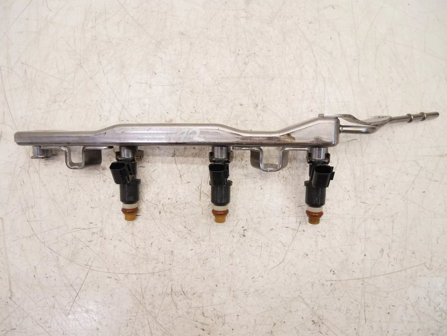 Rampa de inyectores Honda 1,5 eHEV gasolina LE LEB8 KA28AASRSZ 1 Düse fehlt