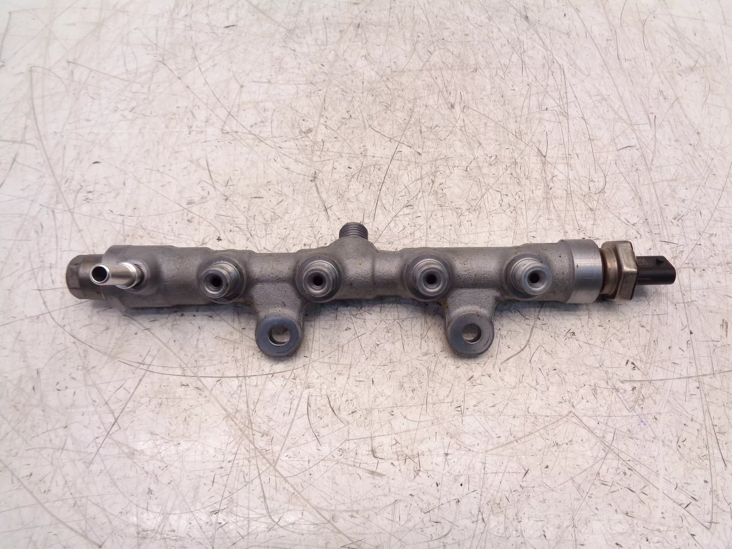 Rampa inyectora Opel Vauxhall 1,5 D D15DT DV5RD 9821399680