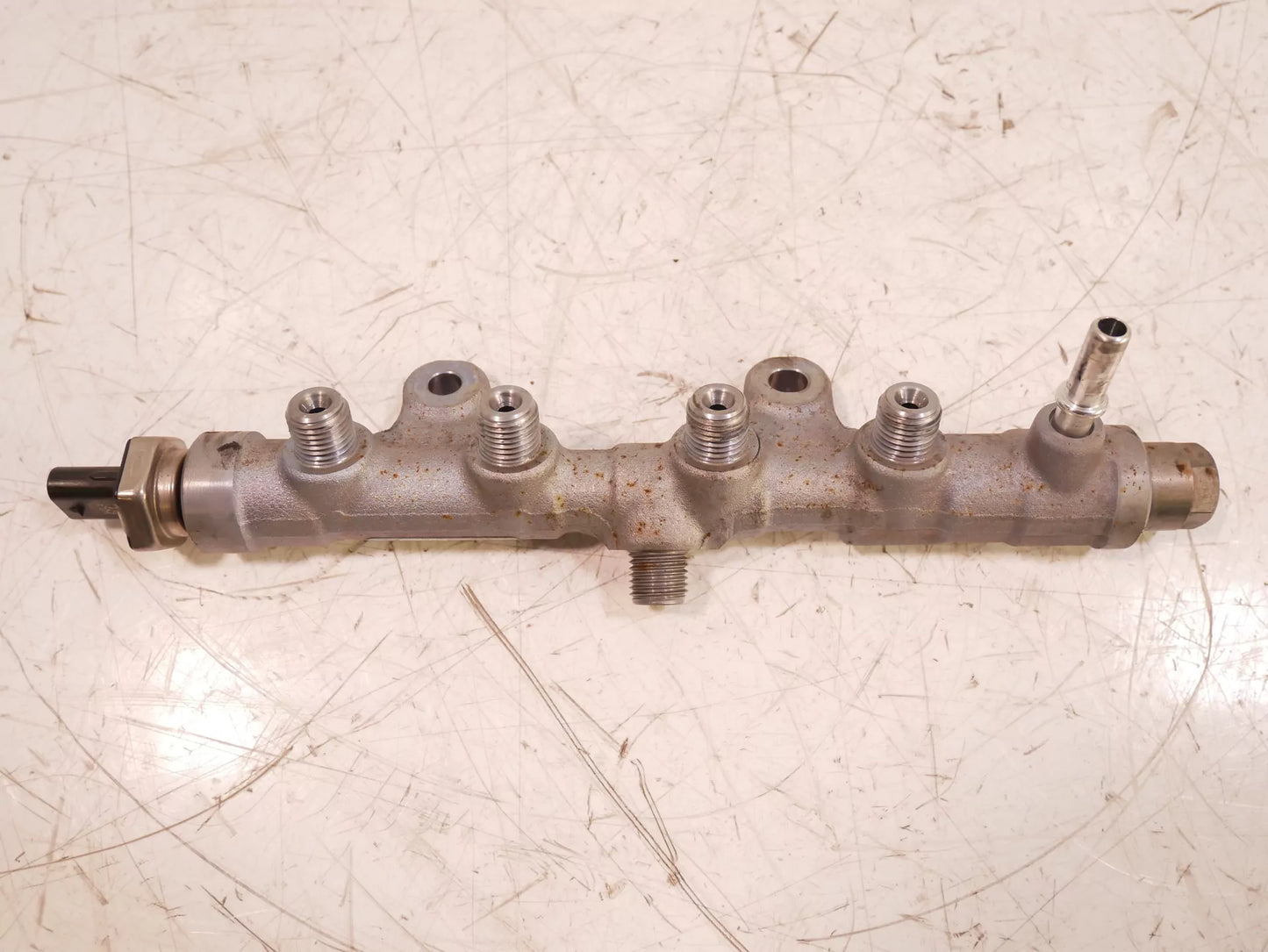 Rampa inyectora Citroen 1,5 BlueHDi DV5RD YHY 9821399680