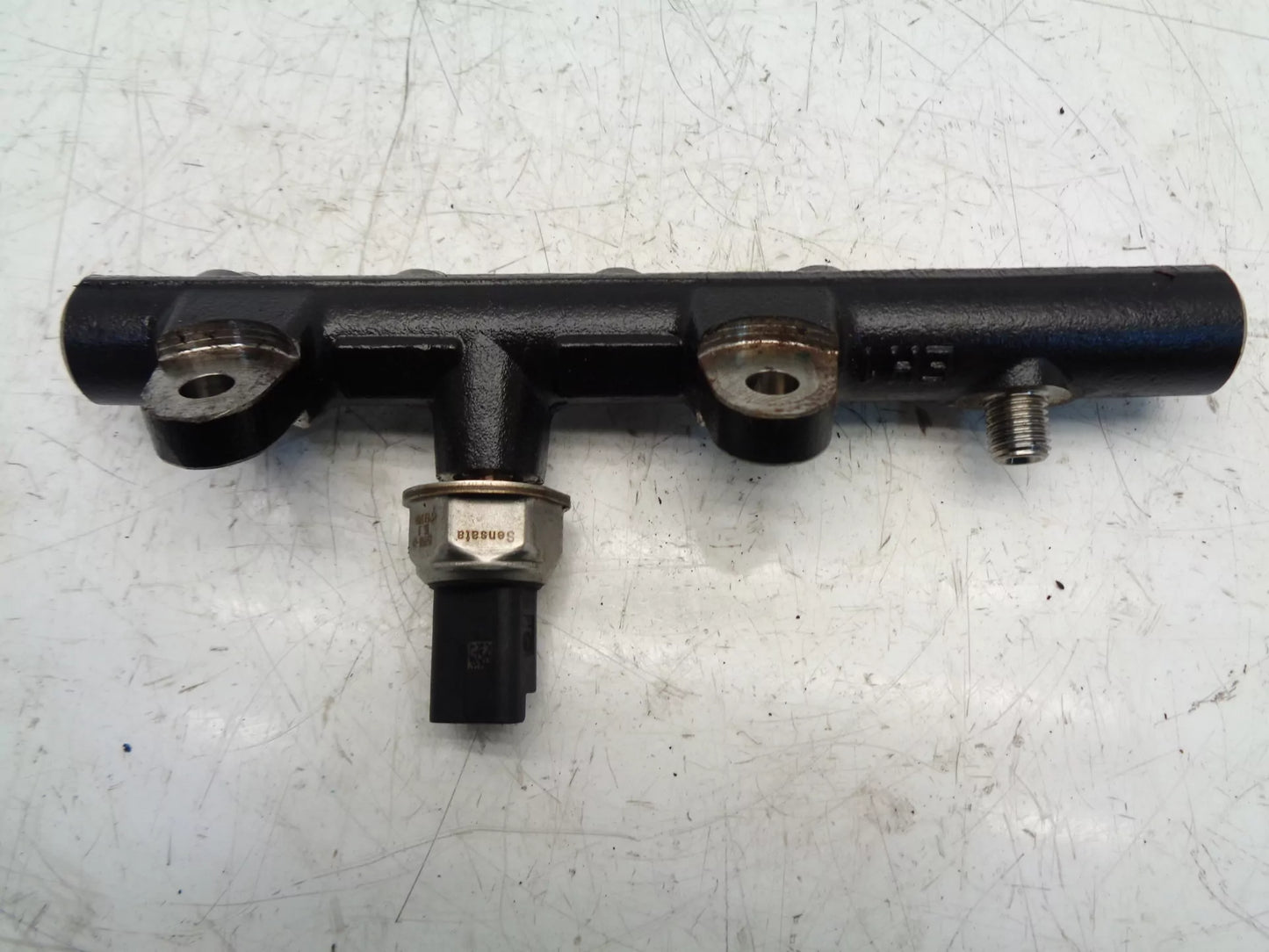 Rampa inyectora Mercedes-Benz 1,5 CDI K9K461 607.951 175210651R