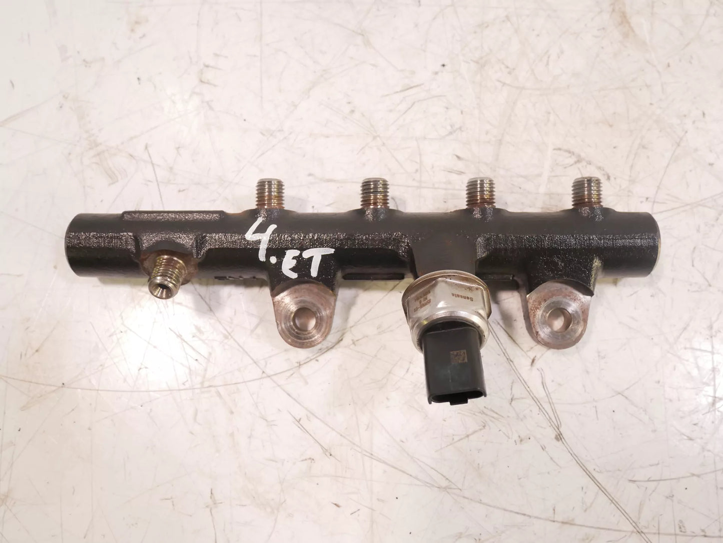 Rampa inyectora Dacia Renault 1,5 dCi K9K658 K9K H8201225030