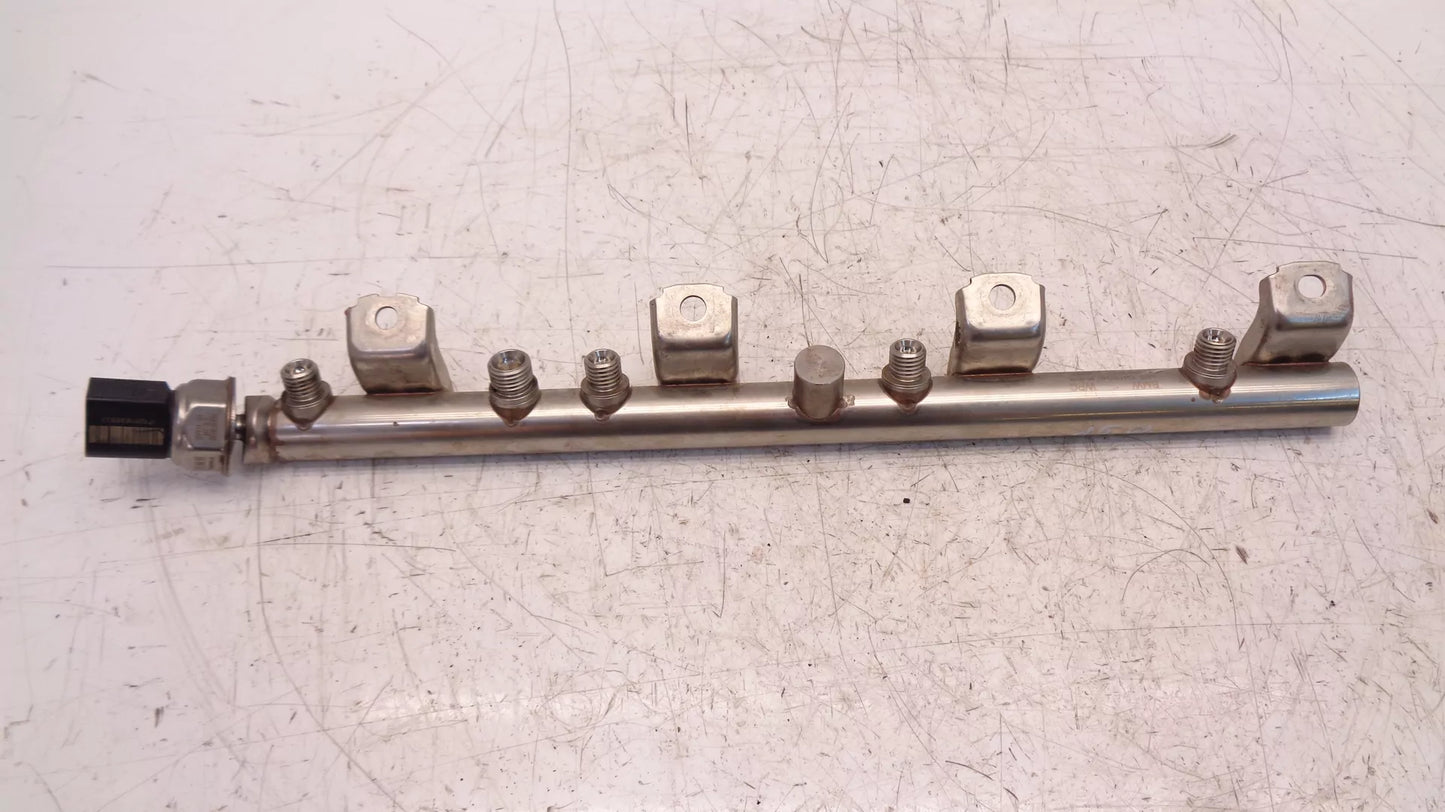 Rampa inyectora BMW Serie 5 F10 F11 Serie 6 F13 F12 i 4.4 BiTurbo N63B44A 7537319