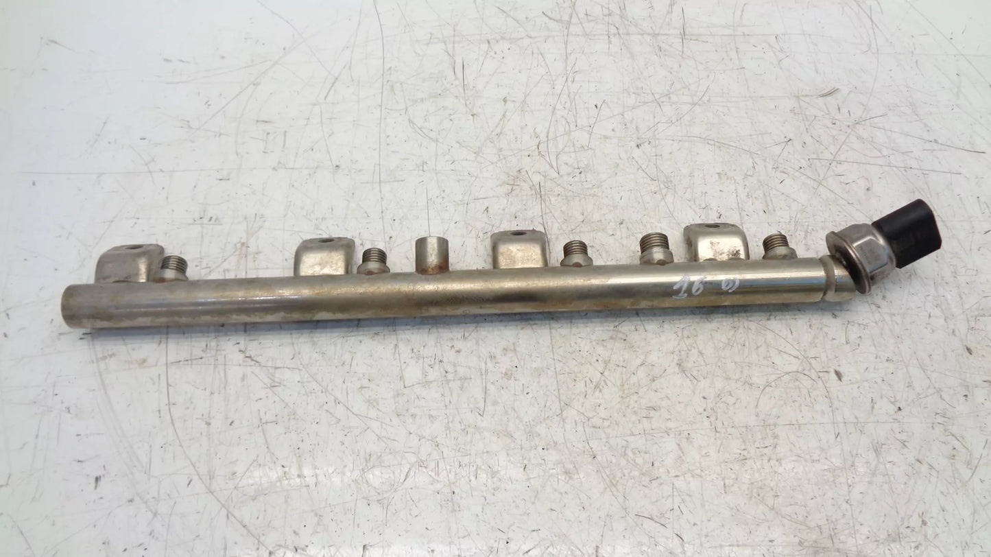 Rampa inyectora BMW Serie 5 F10 Serie 6 F13 F12 550 i 4.4 BiTurbo N63B44A 7537319