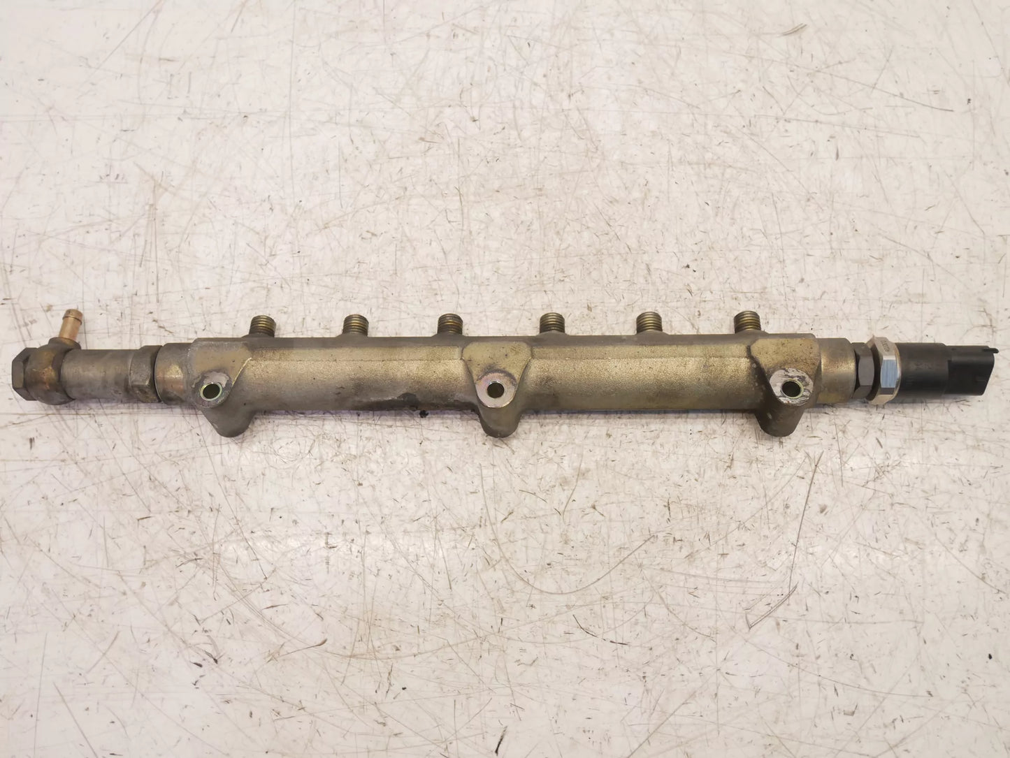 Rampa inyectora Volvo 2,4 D5 AWD D5244T 8658252