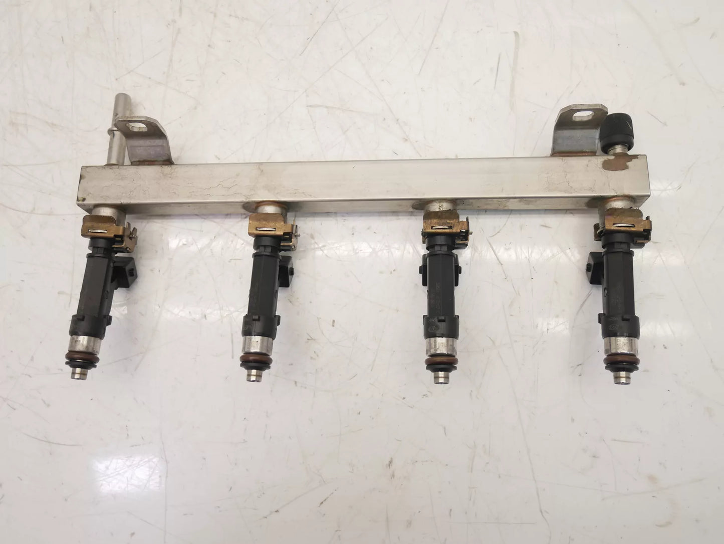 Rampa de inyectores Opel 1,4 gasolina B14 XEJ 55572731