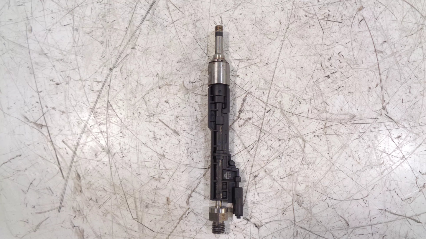 Inyector boquilla de inyección BMW F13 M6 4.4 gasolina S63B44B 0261500136